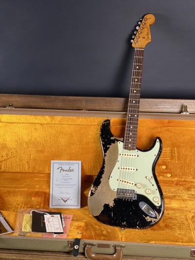 Fender Masterbuilt John Cruz 61 Stratocaster Ultimate Relic Black